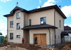 Строительство дома из газобетона с облицовкой искусственным камнем, КП Клязьминский парк, 2017г